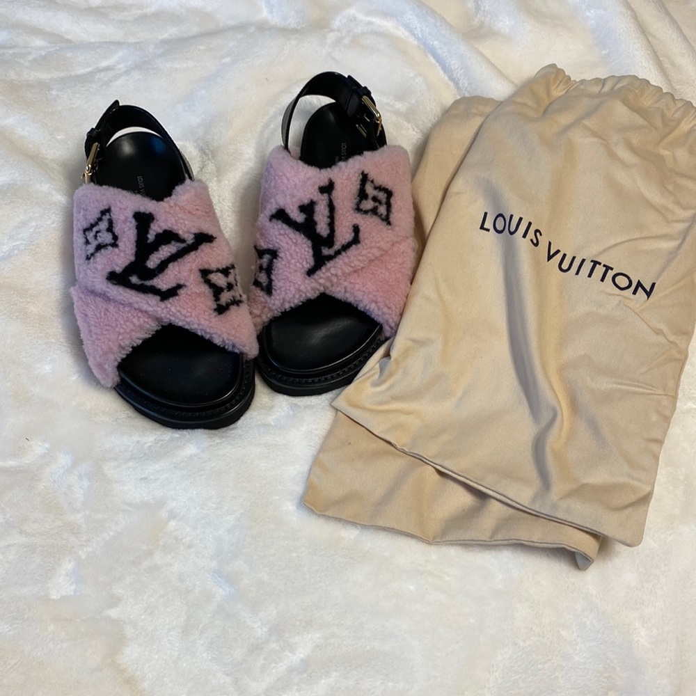 Louis Vuitton Paseo Flat Comfort Sandals size 38